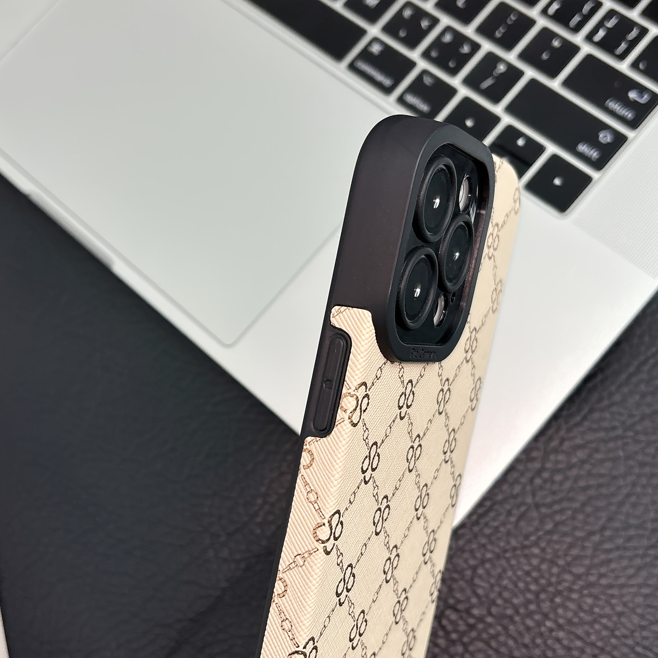 Vintage Gold Checkered Case